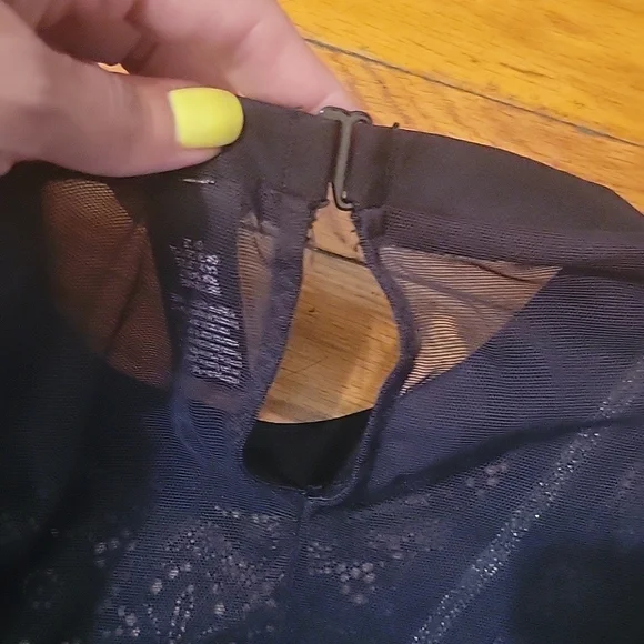 Victoria‎ Secret lace bodysuit size medium EUC - Picture 4 of 8